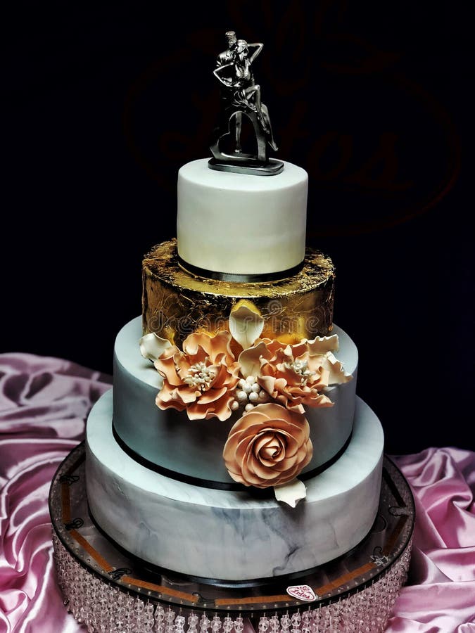 Royal Cake Designs