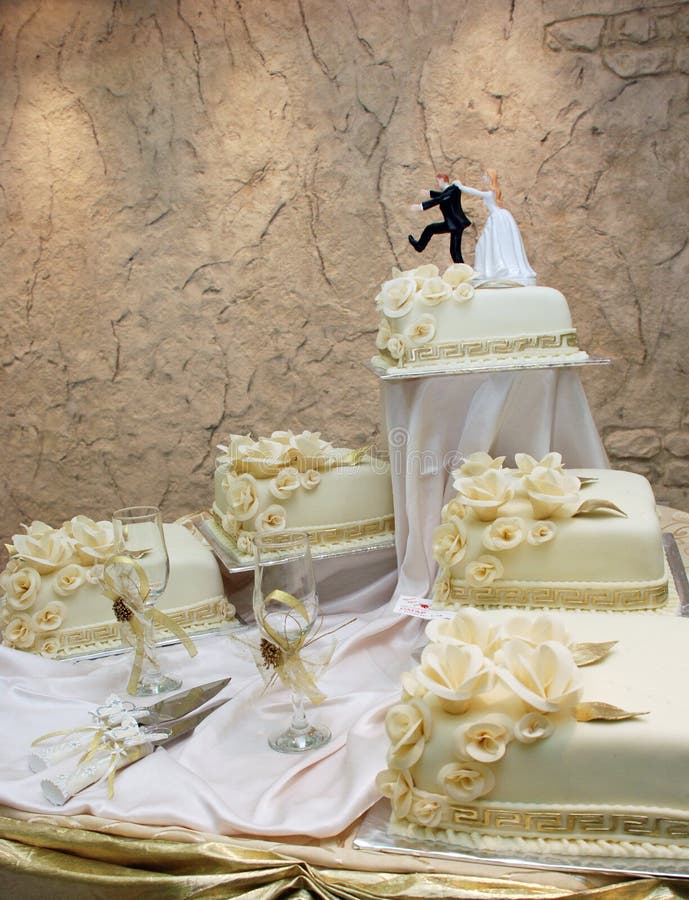 Wedding Cake with Figurines Stock Photo Image of icing, cake 42385258