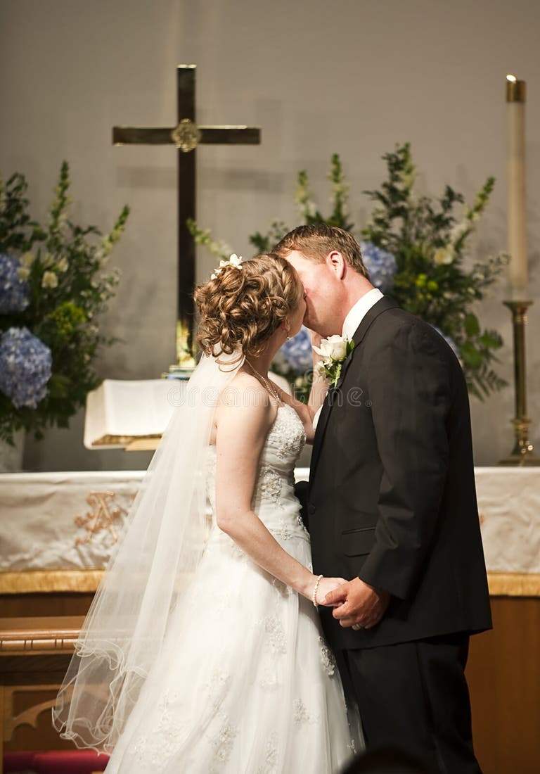 582 Wedding Kissing Church Stock Photos Free Royalty Free Stock