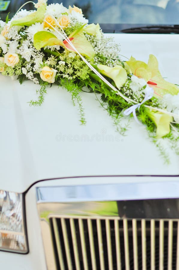 Wedding flowers on car stock image. Image of classic 35551341