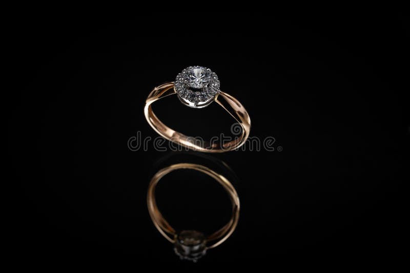 480 Wedding Diamond Ring Transparent Background Stock Photos - Free &  Royalty-Free Stock Photos from Dreamstime