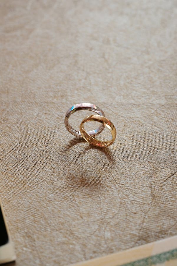Diamond Wedding Ring Stock Photo - Download Image Now - Beauty, Bride,  Close-up - iStock