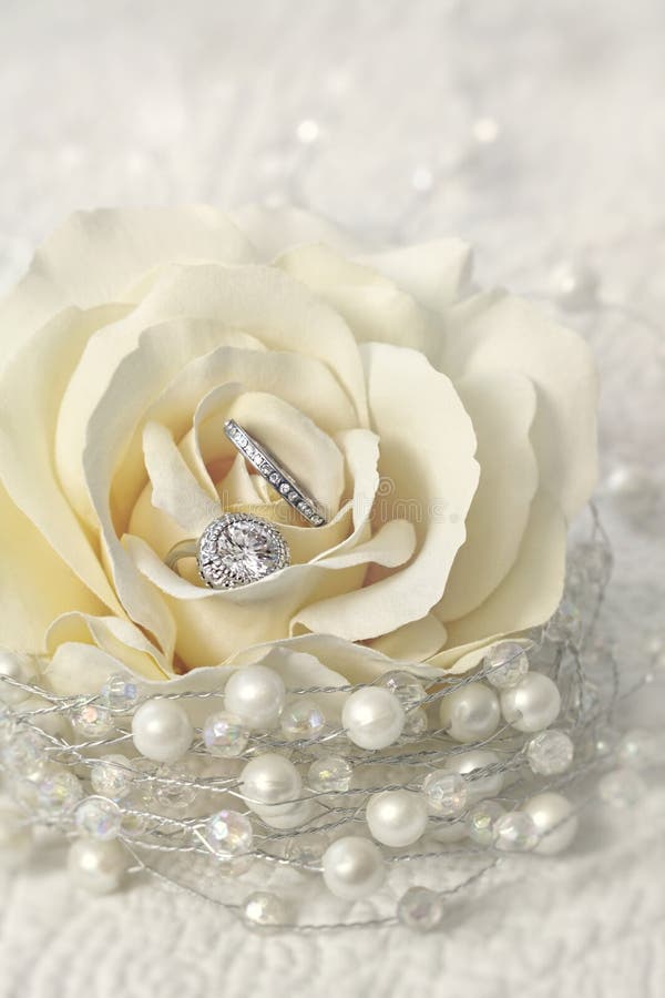 Wedding rings in rose flower royalty free stock photos Wedding rings in rose flower royalty free stock photos