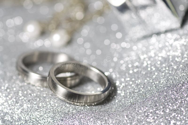 Wedding rings in silver royalty free stock photography Wedding rings in silver royalty free stock photography