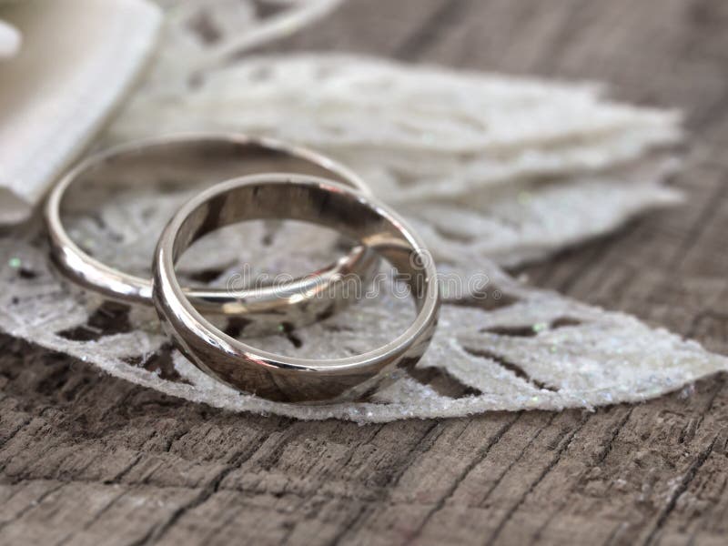 Wedding rings in the vintage arrangement