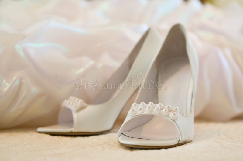 Bridal shoes and tiara stock photo. Image of wedding, tiara - 6941538