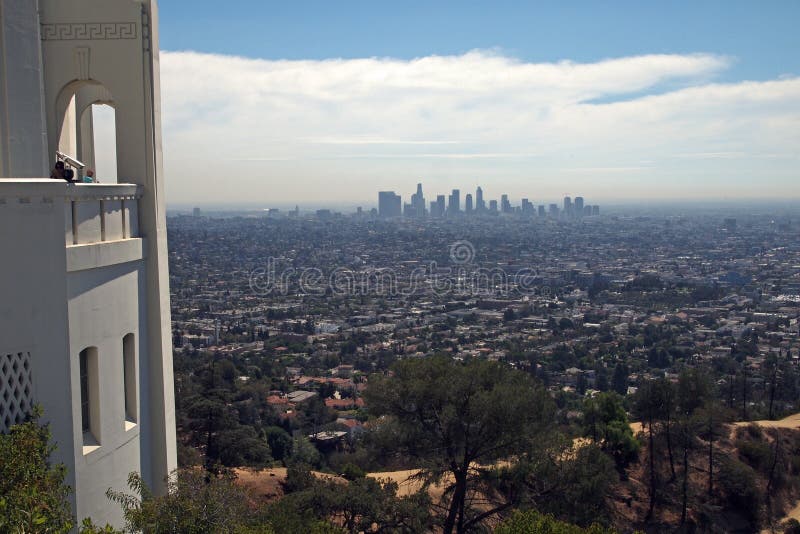 Weergeven aan L van de binnenstad A van Griffith Observatory royalty-vrije stock fotografie Weergeven aan L van de binnenstad A van Griffith Observatory royalty-vrije stock fotografie