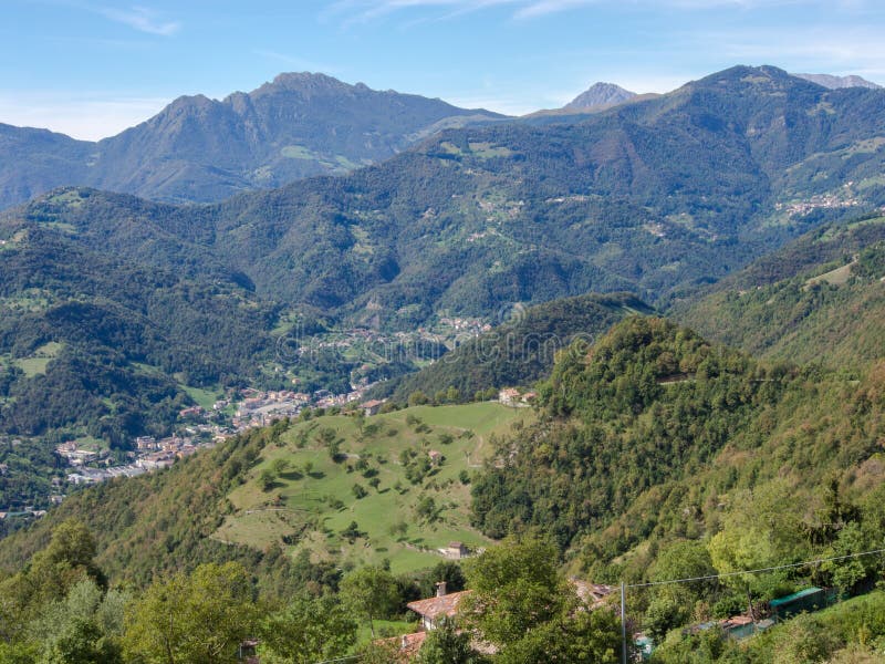Weergeven van de bergen van Bergamo Orobie stock afbeelding Weergeven van de bergen van Bergamo Orobie stock afbeelding