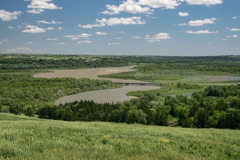 Weergeven van de rivier van Missouri van een heuvel in Niobrara-het park van de staat, Nebraska stock fotografie Weergeven van de rivier van Missouri van een heuvel in Niobrara-het park van de staat, Nebraska stock fotografie