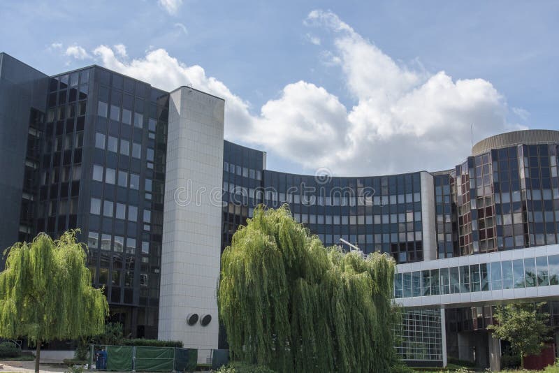 Weergeven van het het Europees Parlement gebouw in Straatsburg Frankrijk stock afbeeldingen Weergeven van het het Europees Parlement gebouw in Straatsburg Frankrijk stock afbeeldingen