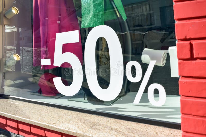 50% weg vom Verkaufsrabattförderungs-Verkaufsplakat, Fahne, Anzeigen im Speicher, Shop, Drugstore, Marktfenster Verkaufsfahnen-Fö stockbilder 50% weg vom Verkaufsrabattförderungs-Verkaufsplakat, Fahne, Anzeigen im Speicher, Shop, Drugstore, Marktfenster Verkaufsfahnen-Fö stockbilder