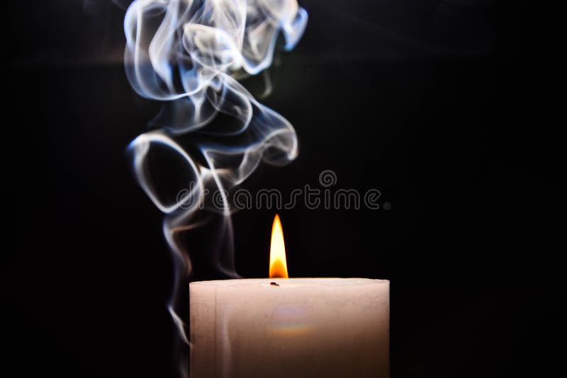 Weisse Brennende Kerze Stockfoto Bild Von Kerze Brennende 55848682