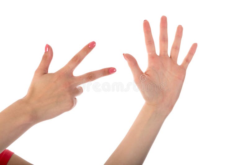 Weibliche Hände, die acht Finger lokalisiert auf Weiß zeigen