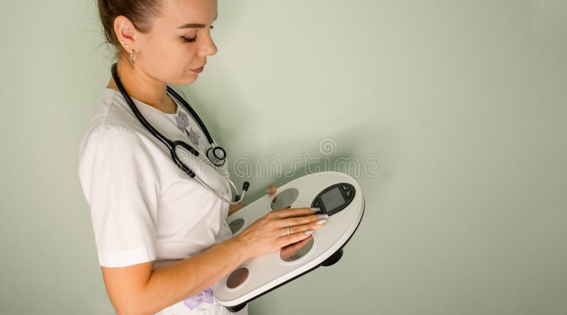 https://thumbs.dreamstime.com/b/weighing-measuring-body-composition-analysis-body-composition-weighing-measuring-body-composition-analysis-body-239062196.jpg