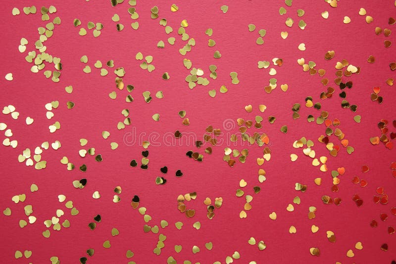 Weihnachten abstrakter roter Hintergrund mit goldfarbenem, herzförmigen Glanz Partei oder Valentine 's Tagesflachlage Party lizenzfreies stockfoto Weihnachten abstrakter roter Hintergrund mit goldfarbenem, herzförmigen Glanz Partei oder Valentine 's Tagesflachlage Party lizenzfreies stockfoto