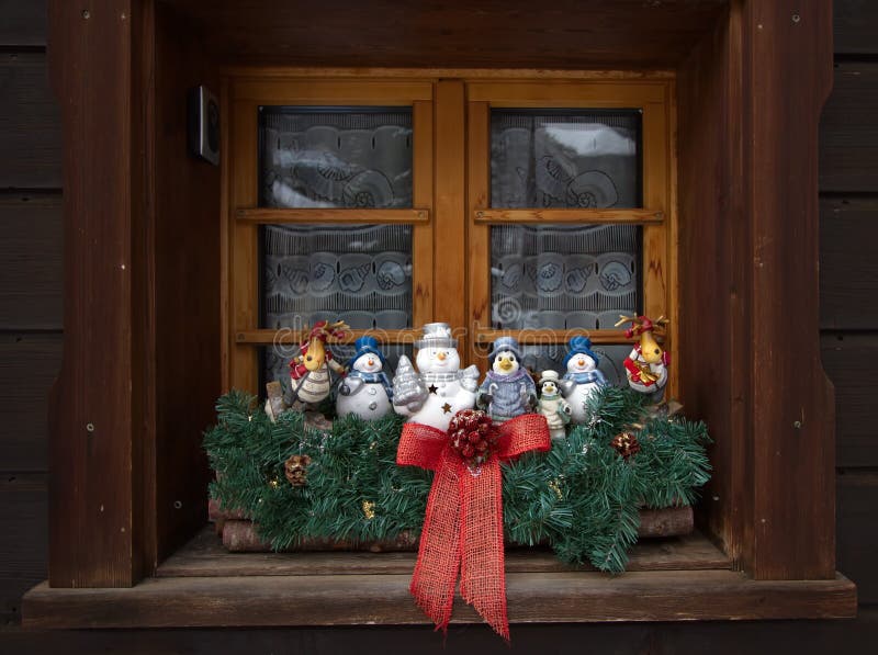 Weihnachtsdekoration Am Fenster Stockfoto Bild von