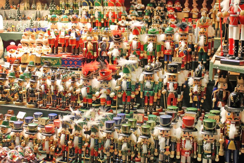 Weihnachtsdekoration für Verkauf auf Einführungsmarkt stockbilder Weihnachtsdekoration für Verkauf auf Einführungsmarkt stockbilder