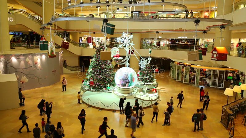 Weihnachtsdekoration im Einkaufszentrum