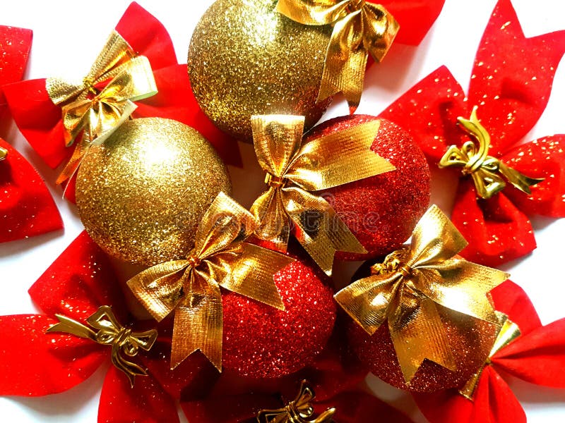 Weihnachtshintergrund mit funkelnden Bällen und Bögen stockfotografie Weihnachtshintergrund mit funkelnden Bällen und Bögen stockfotografie