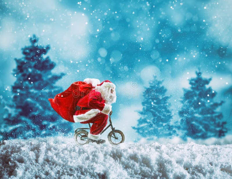 Weihnachtsmann Auf Fahrrad Fotos Kostenlose Und Royalty Free Stock Fotos Von Dreamstime