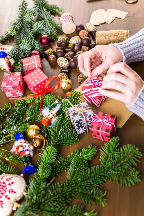 Weihnachtspakete - cadeau de Noël images stock