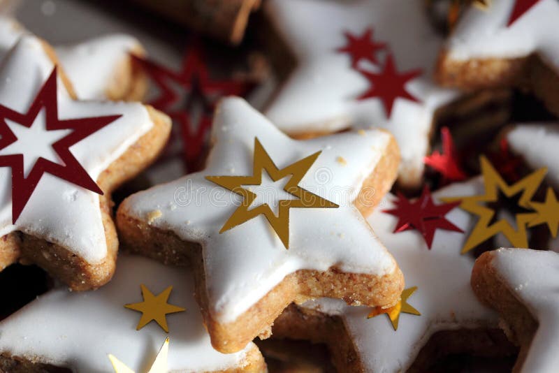 Weihnachtsplätzchen - Sterne Stockbild - Bild von ingwer, feier: 35969567