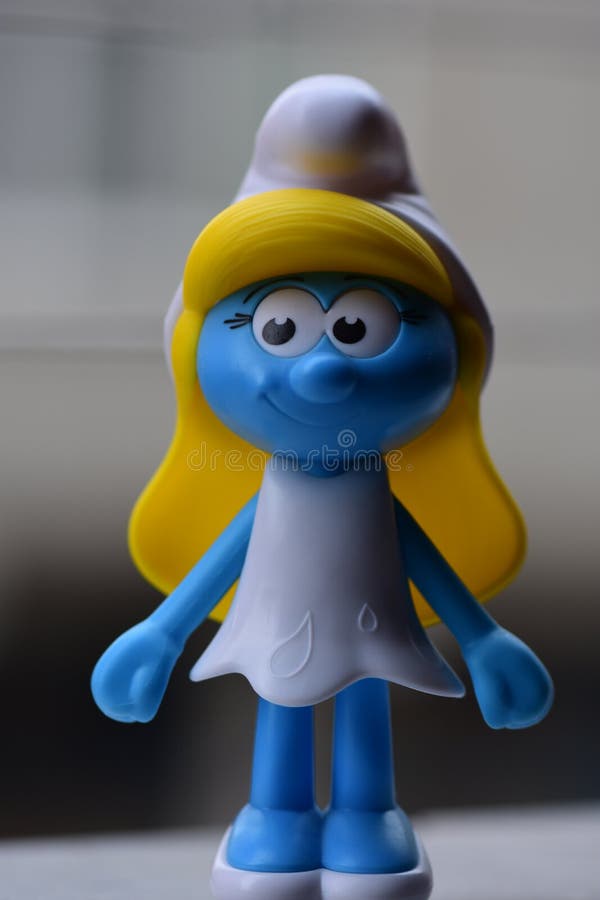 Weinig Blauwe Smurfs, Misser Smurf stock fotografie Weinig Blauwe Smurfs, Misser Smurf stock fotografie