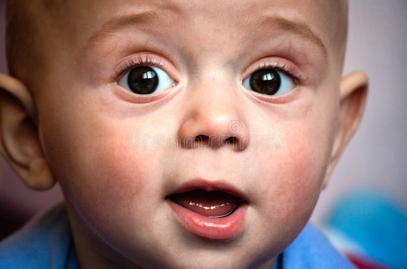 Weinig leuke jongen royalty-vrije stock afbeeldingen Weinig leuke jongen royalty-vrije stock afbeeldingen