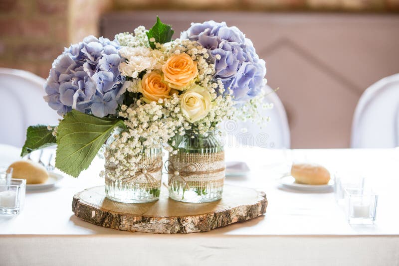 Weinlesehochzeitsdekoration für Hochzeitstag lizenzfreie stockfotografie Weinlesehochzeitsdekoration für Hochzeitstag lizenzfreie stockfotografie