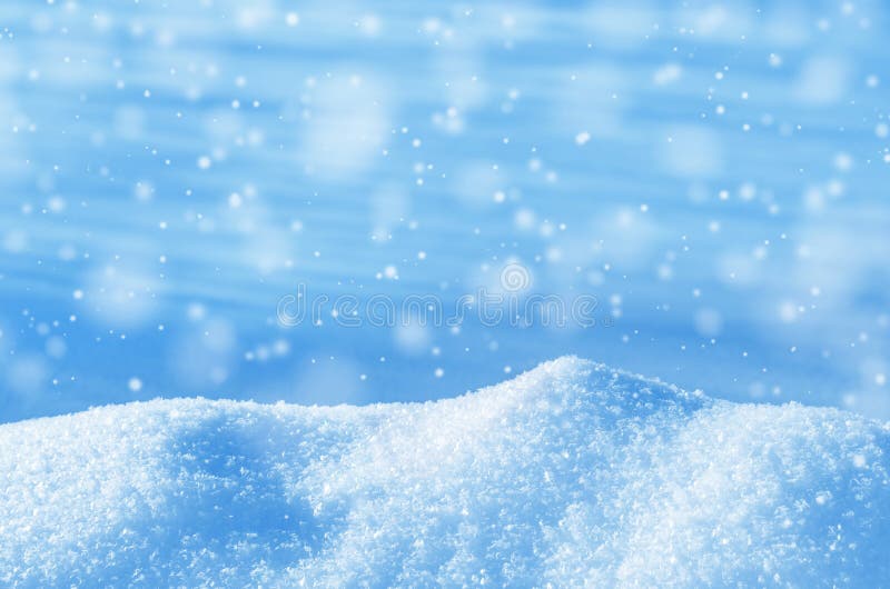Weiße Schneeflocken auf einem blauen Hintergrund lizenzfreie stockfotos Weiße Schneeflocken auf einem blauen Hintergrund lizenzfreie stockfotos