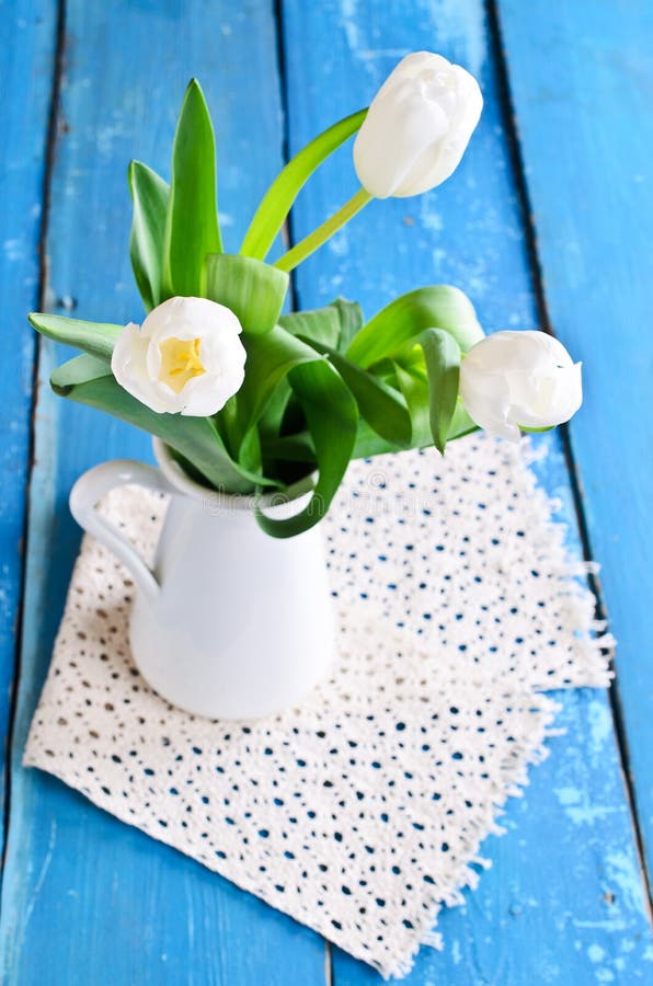 Weiße Tulpen in einem Vase