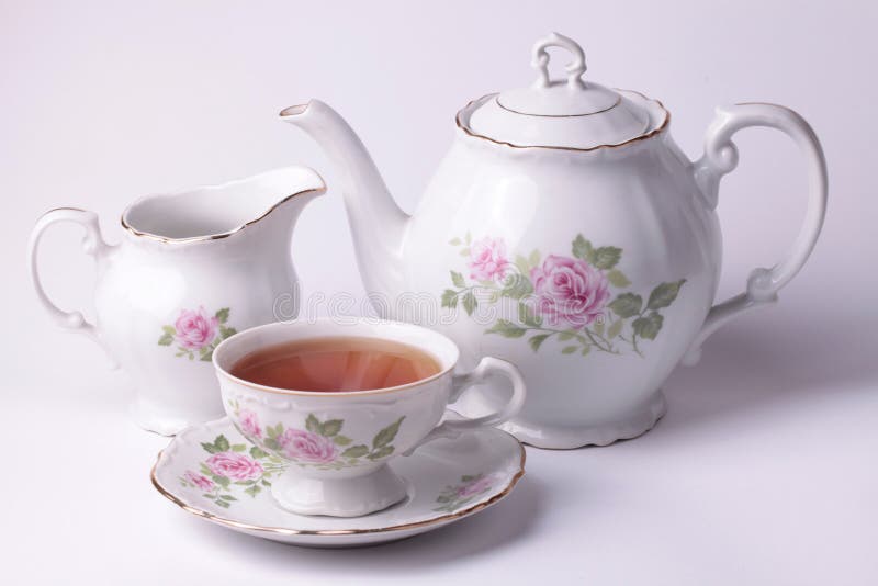 weißer Teesatz Blumendishware