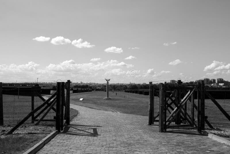 Wejście Majdanek koncentracyjny obóz zdjęcie stock Wejście Majdanek koncentracyjny obóz zdjęcie stock