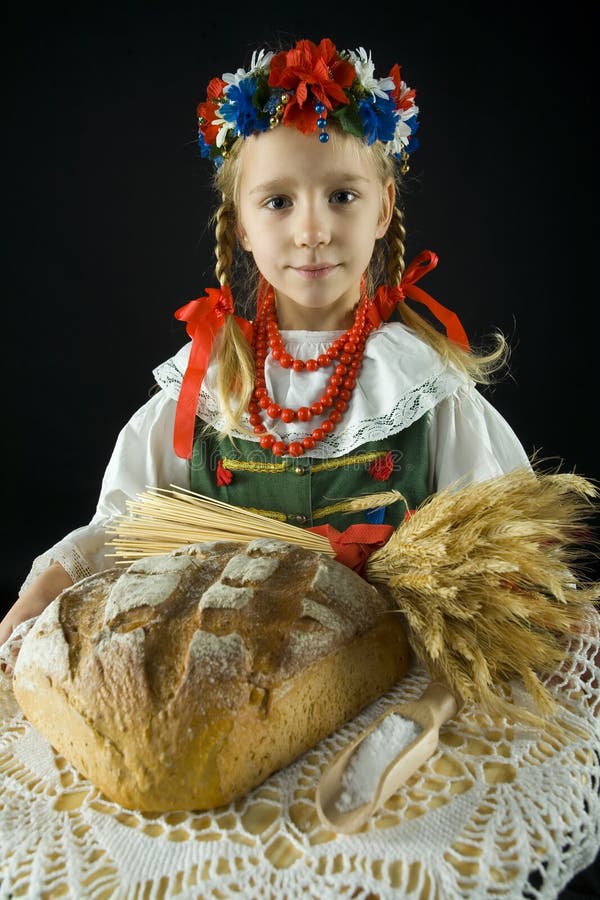 Propio de bienvenido huéspedes pan sal, muy en viejo días en polonia, él era de acuerdo etiqueta no entonces largo tiempo antes.