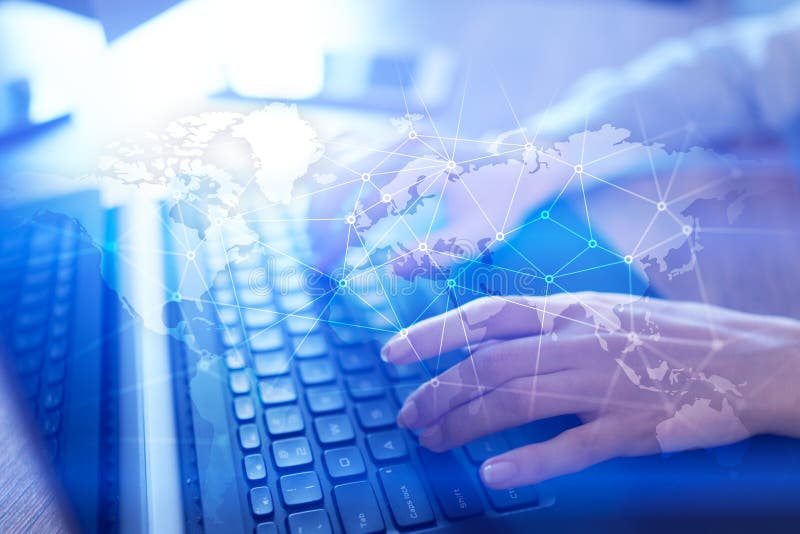Weltweites Netz auf virtuellem Schirm Weltkarte und Ikonen Internet und Technologiekonzept stockbilder Weltweites Netz auf virtuellem Schirm Weltkarte und Ikonen Internet und Technologiekonzept stockbilder