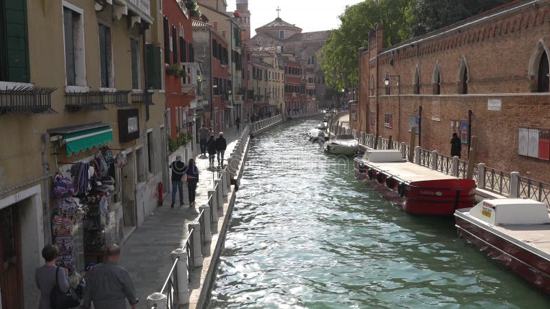 WENECJA WŁOCHY, PAŹDZIERNIK, -, 2017: Majestatyczny kanał w Wenecja i wodny ruch drogowy, Wenecja, Włochy