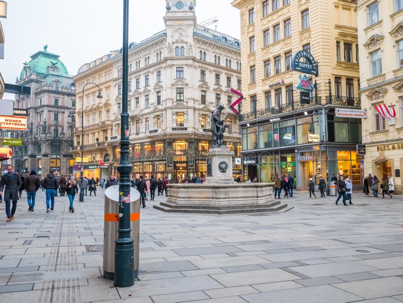 WENEN, OOSTENRIJK 17 FEBRUARI, 2018: Cityscape meningen van één van mooiste stad en standbeeld Wenen van Europa ` s de Volkeren o royalty-vrije stock fotografie WENEN, OOSTENRIJK 17 FEBRUARI, 2018: Cityscape meningen van één van mooiste stad en standbeeld Wenen van Europa ` s de Volkeren o royalty-vrije stock fotografie