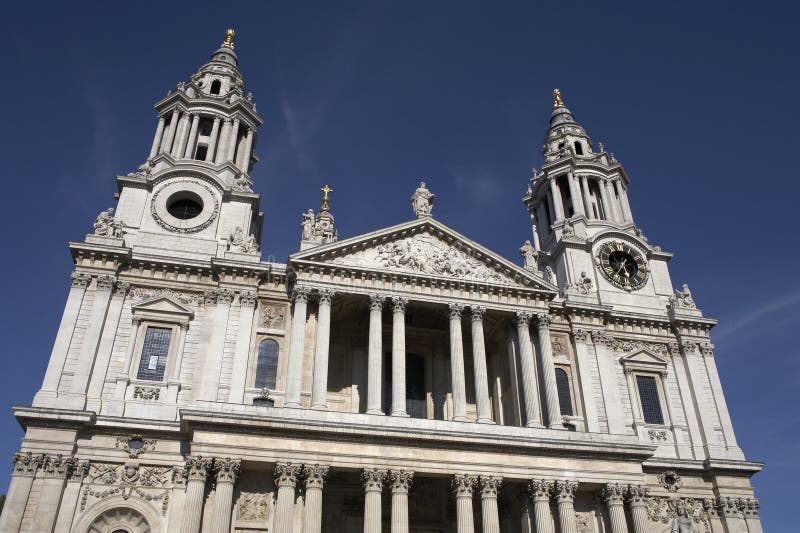 West front entrance to st pauls cathedral