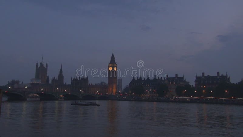 Westminster för gränsmärke London för i stadens centrum nattsikt berömd slott och Big Ben