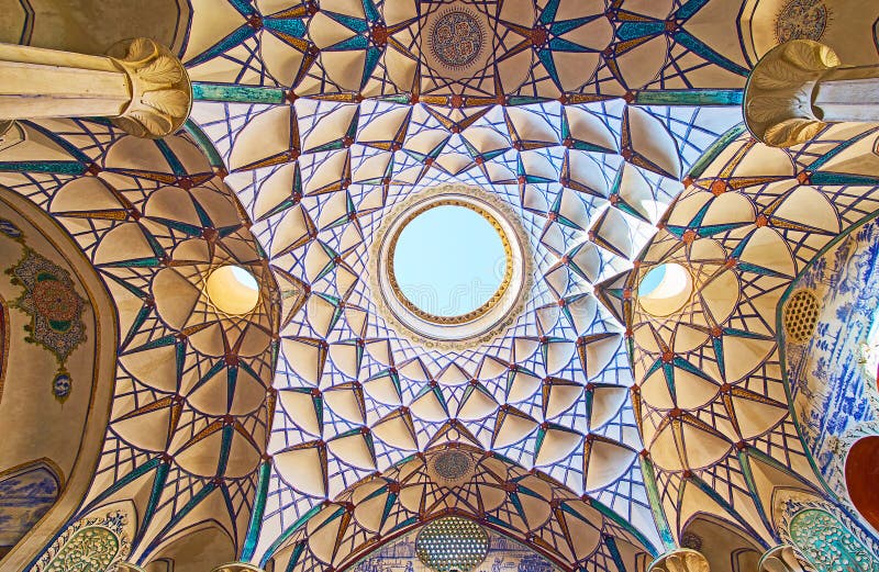 Wewnętrzna kopuła Borujerdi Dziejowy dom, Kashan, Iran obrazy stock