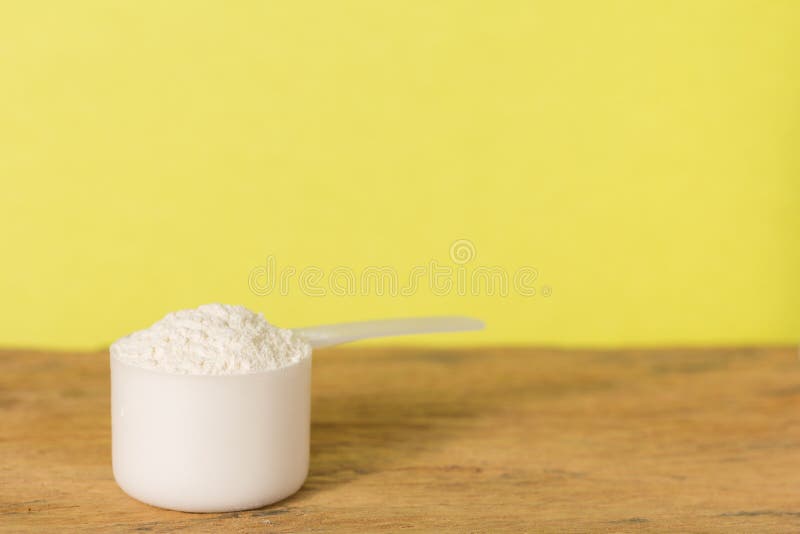 https://thumbs.dreamstime.com/b/whey-protein-front-view-white-scoop-vanilla-flavour-pow-whey-protein-powder-sports-bodybuilding-supplement-front-view-109556256.jpg