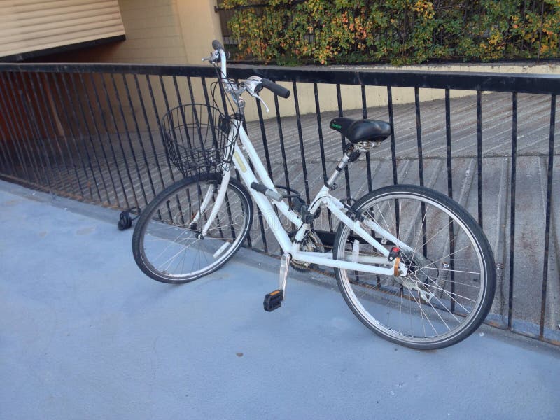 White bicycle editorial image. Image of basket, bicycle 45468460