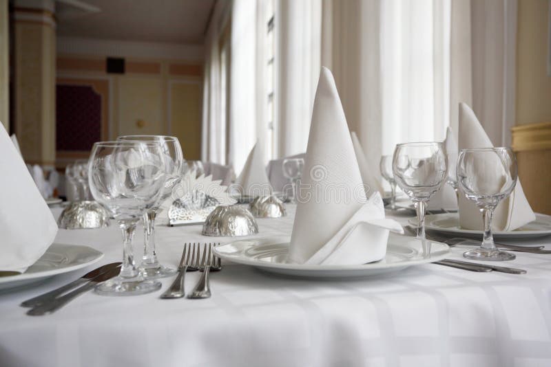 White dining table in a restaurant