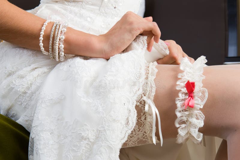 White Garter, Dressed on the Bride S Leg. Stock Image Image of pretty