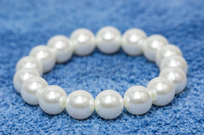White pearl bracelet stock images White pearl bracelet stock images
