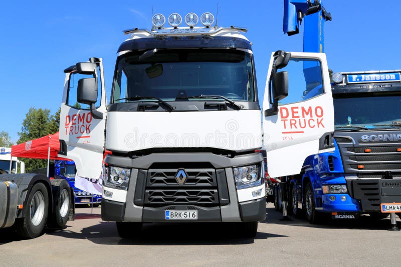 Renault Truck Tractor T480 Parked On A Yard Editorial Image - Image Of Haulage, Euro: 45638535