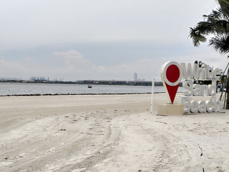 White Sand Beach editorial image. Image of beach, white - 262217450