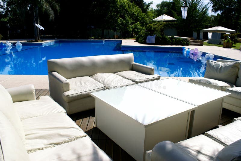 White Sofa whith pool