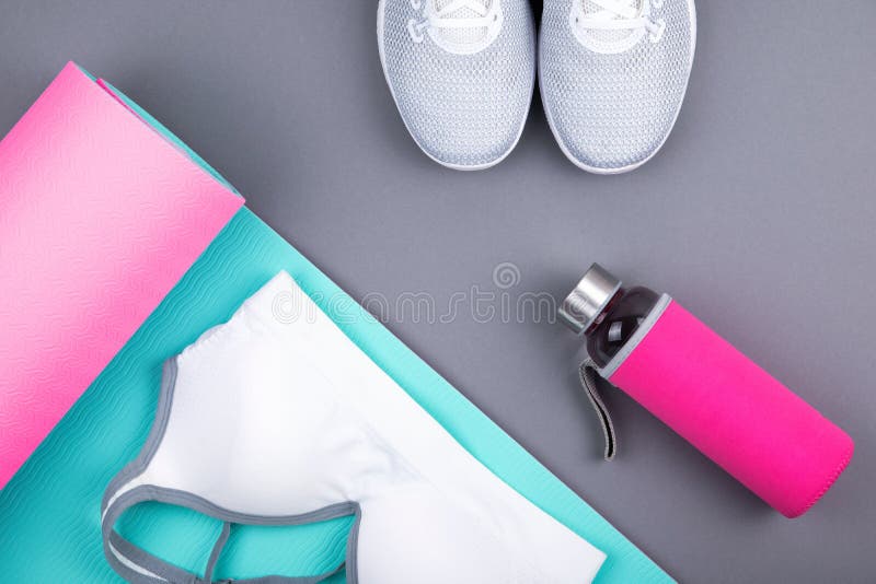 https://thumbs.dreamstime.com/b/white-sport-shoes-sneakers-blue-pink-yoga-mat-bra-top-glass-water-bottle-grey-background-view-pastel-pilates-fitness-184184489.jpg