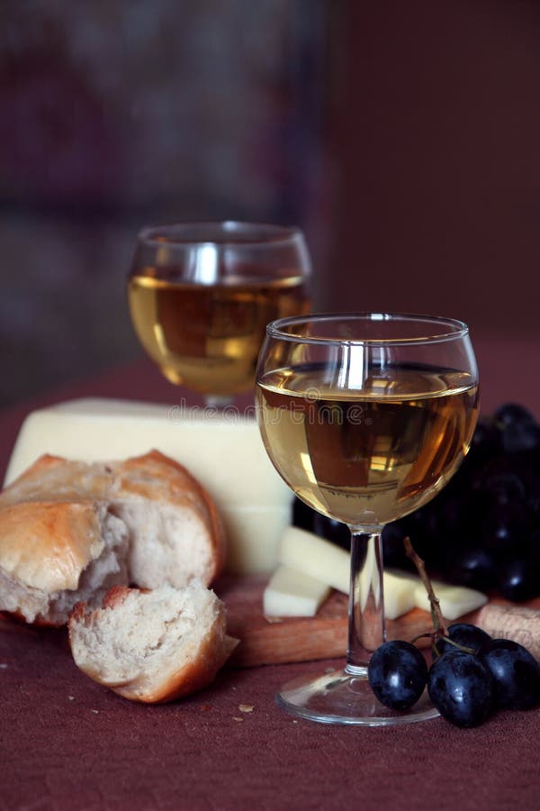 White wine and grapes. stock image. Image of bread, taste 78801907